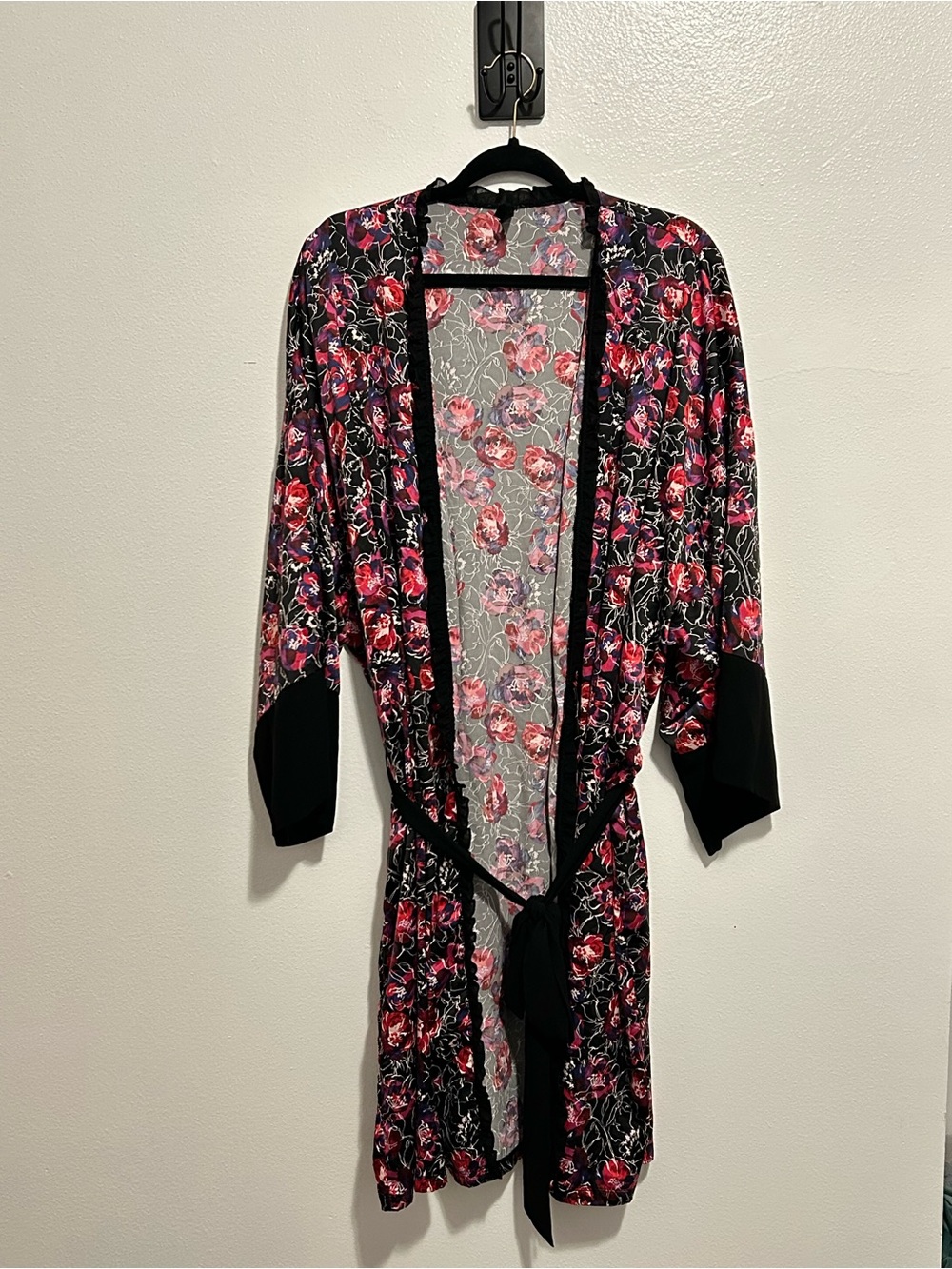 NWOT Torrid Intimates Dark Floral Satin Trim Kimono Robe Belt 3/4 3X 4X
